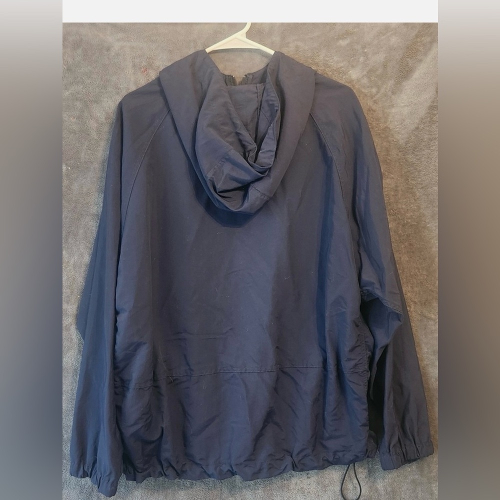 L.L. Bean Men's Deep Blue Windbreaker - Picture 3 of 10